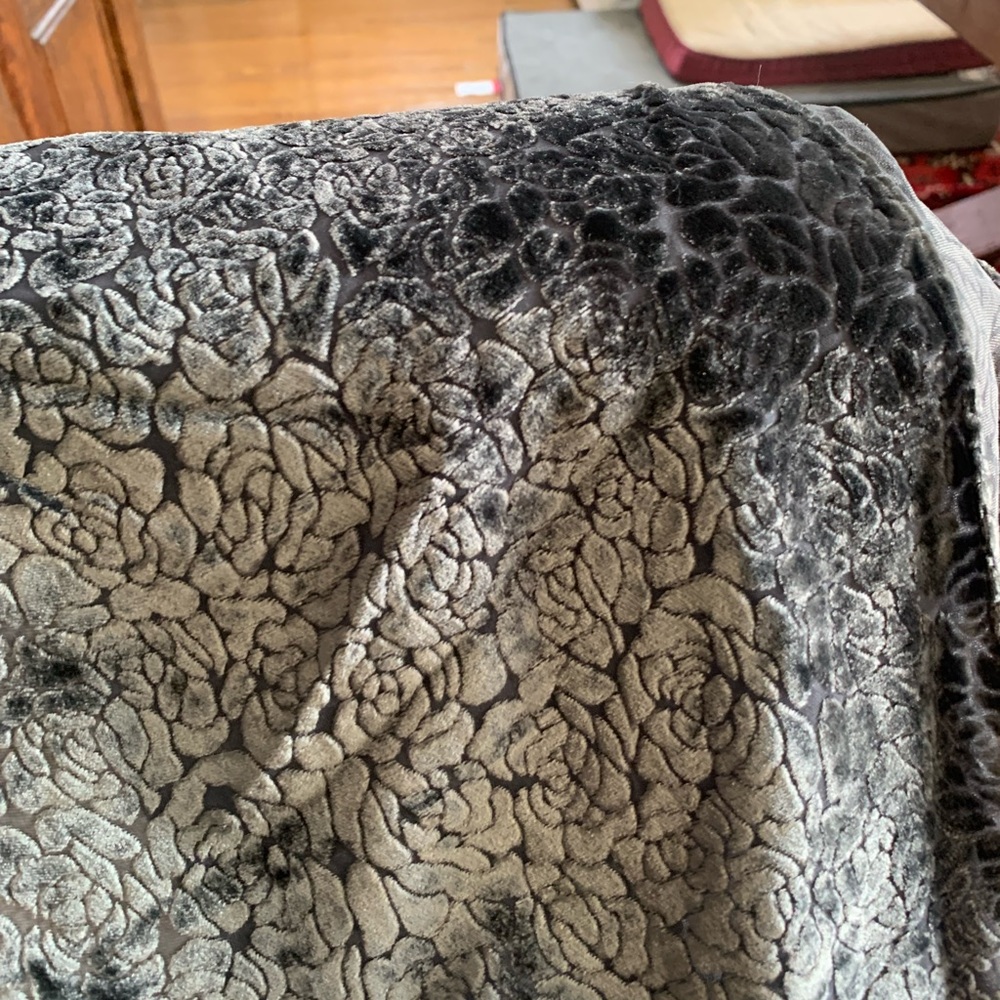Velvet Scarf - Picture 3 of 4